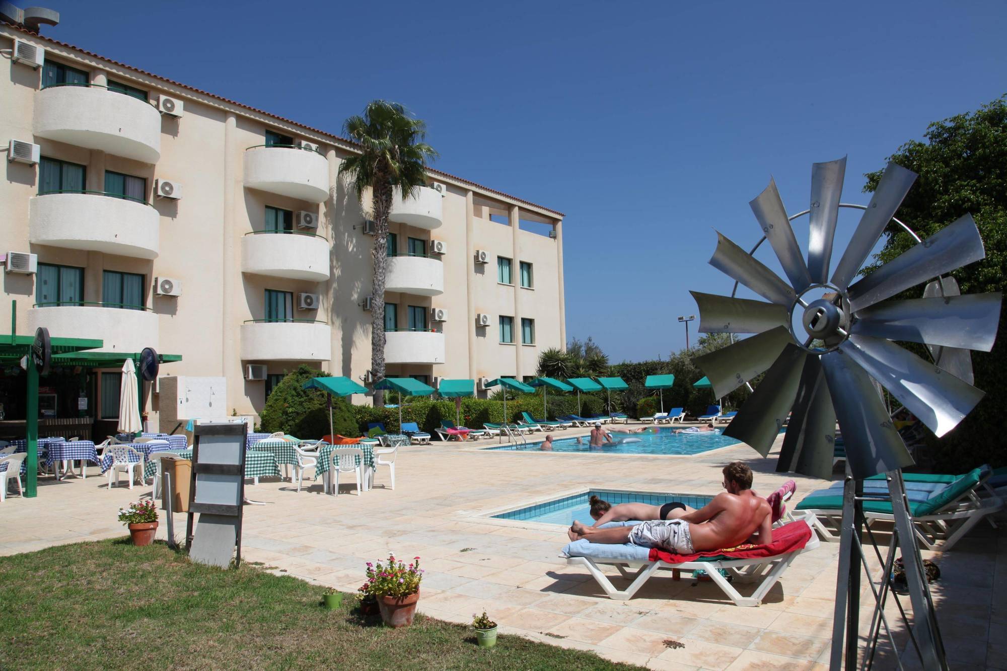 Mandalena Hotel Apartments Protaras Exterior foto